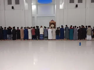 Santri dan Guru Ponpes Dar el-Iman Sambut Ramadhan di Masjid Baru
