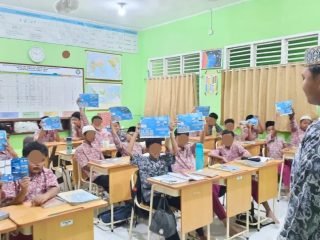 Sosialisasi PPDB SMPIT Dar el-Iman di SDIT Dar el-Iman oleh osis SMPIT Dar el-Iman